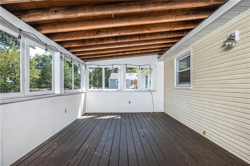 335 Natick Avenue Warwick RI 02886