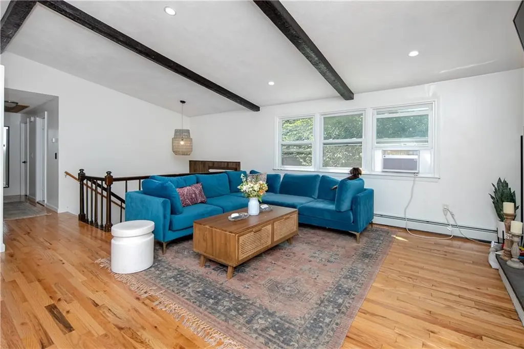 335 Natick Avenue Warwick RI 02886