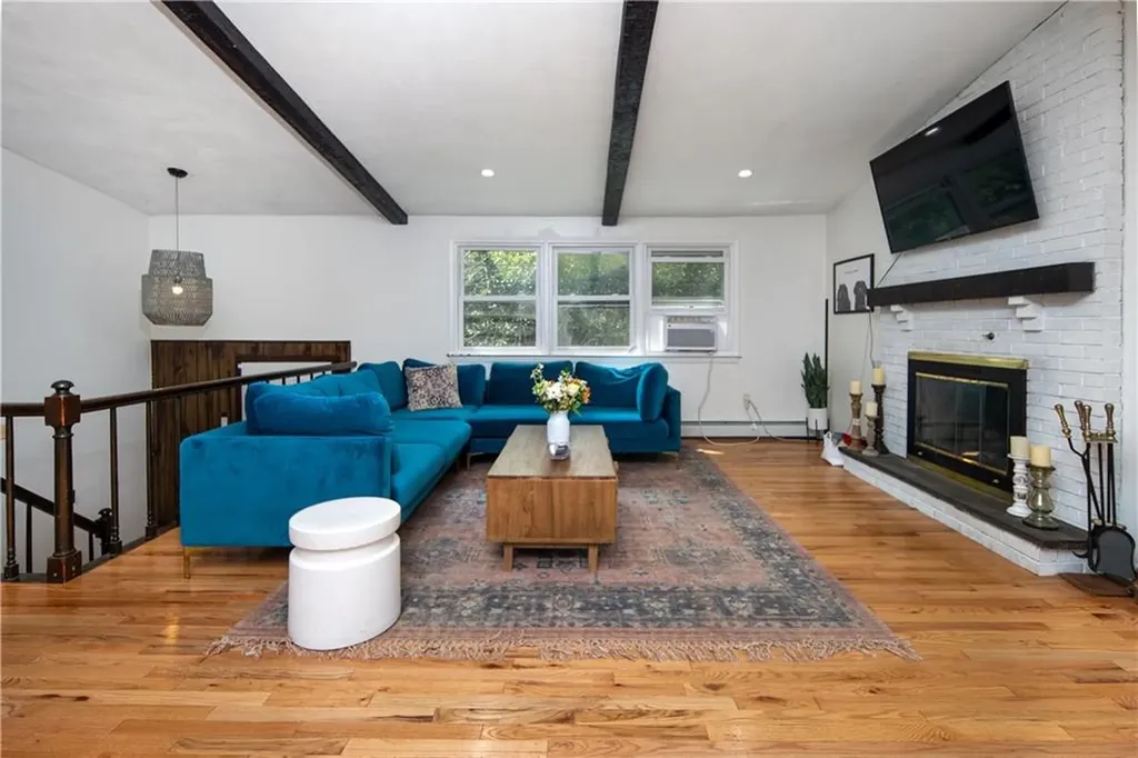 335 Natick Avenue Warwick RI 02886