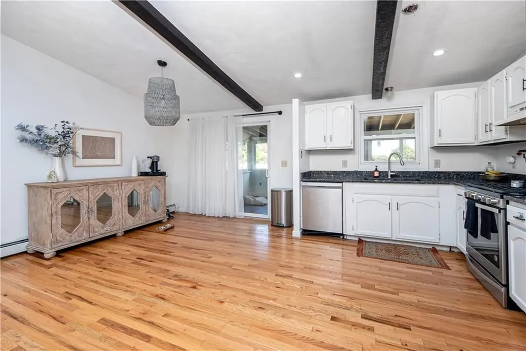 335 Natick Avenue Warwick RI 02886