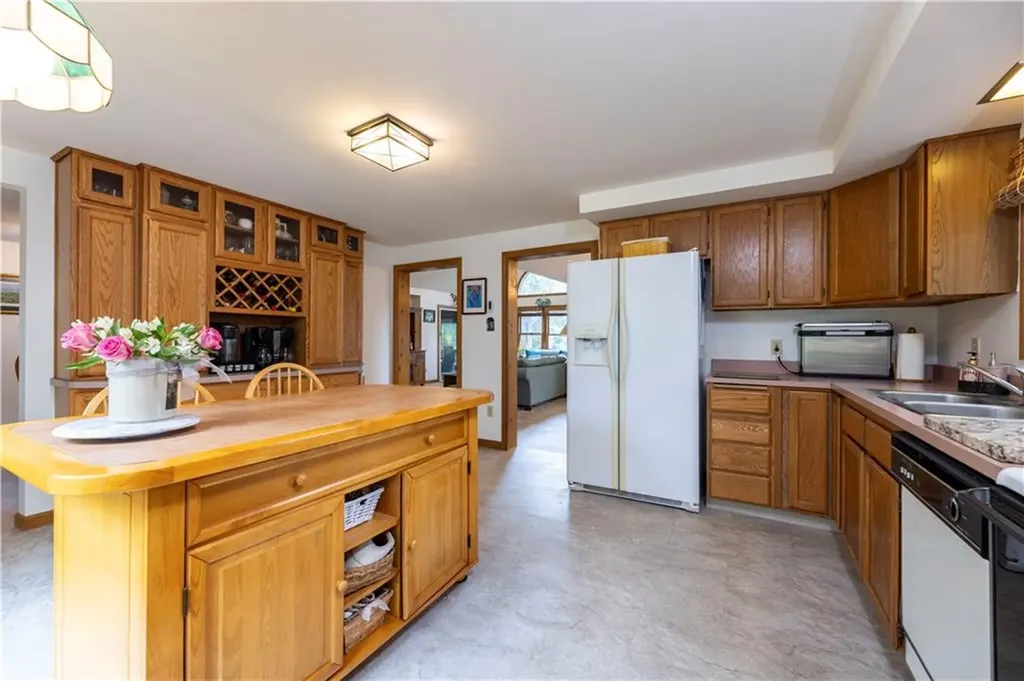7 Wicklow Road Westerly RI 02891