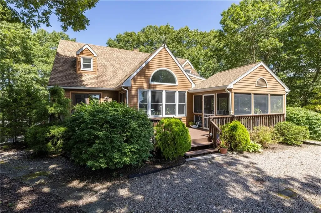 7 Wicklow Road Westerly RI 02891