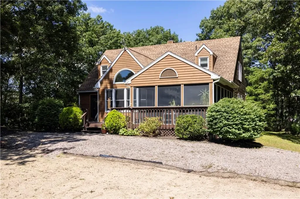 7 Wicklow Road Westerly RI 02891