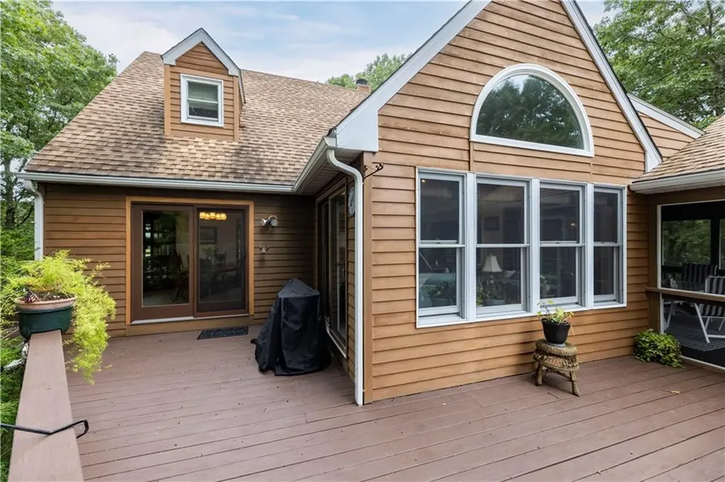 7 Wicklow Road Westerly RI 02891