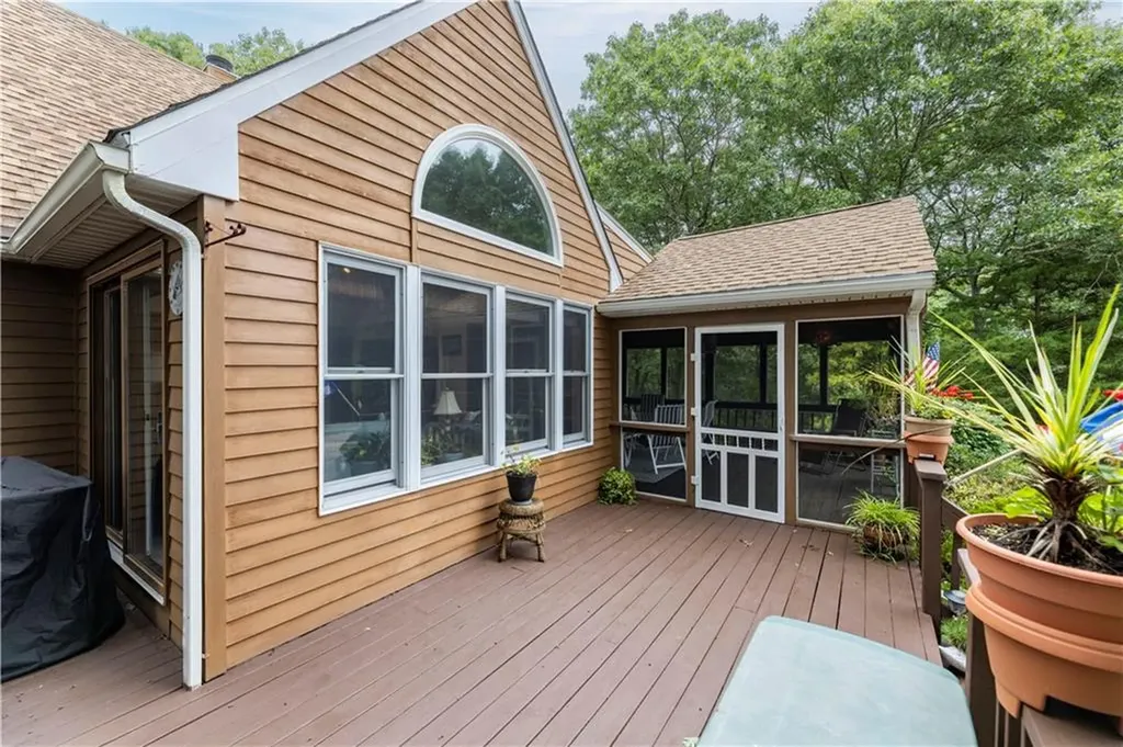 7 Wicklow Road Westerly RI 02891
