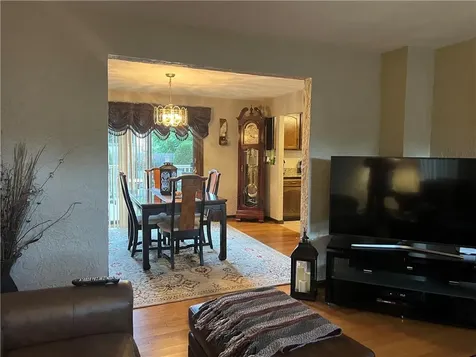 135 Curtis Street Cranston RI 02920