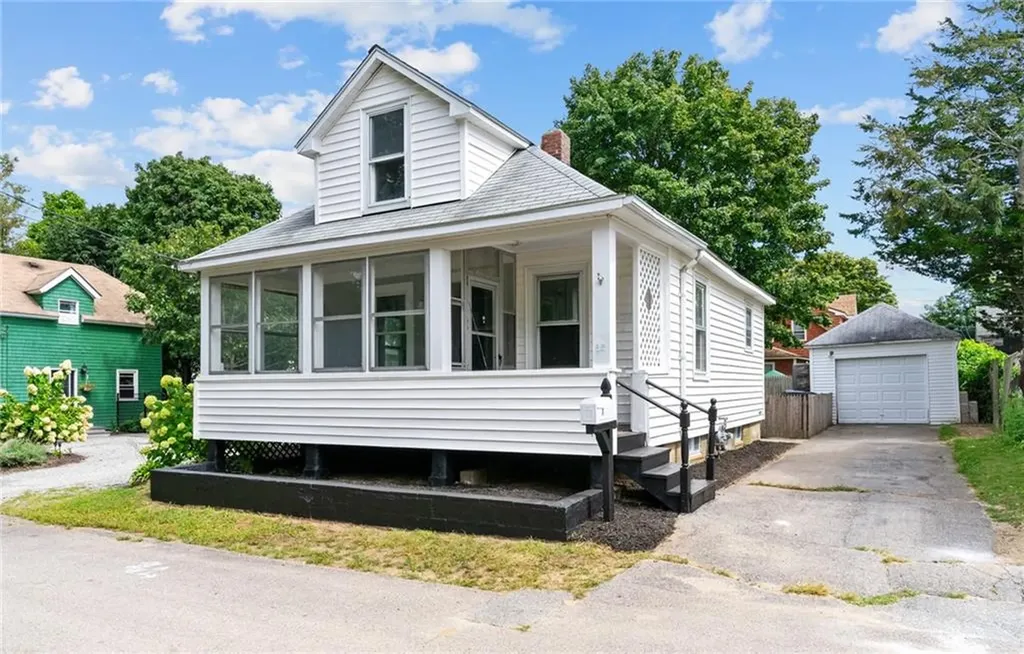 22 Powhatan Street Warwick RI 02889