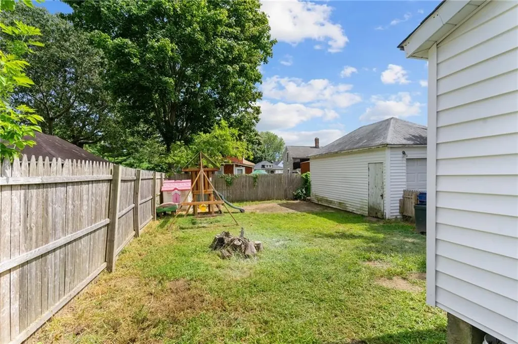 22 Powhatan Street Warwick RI 02889