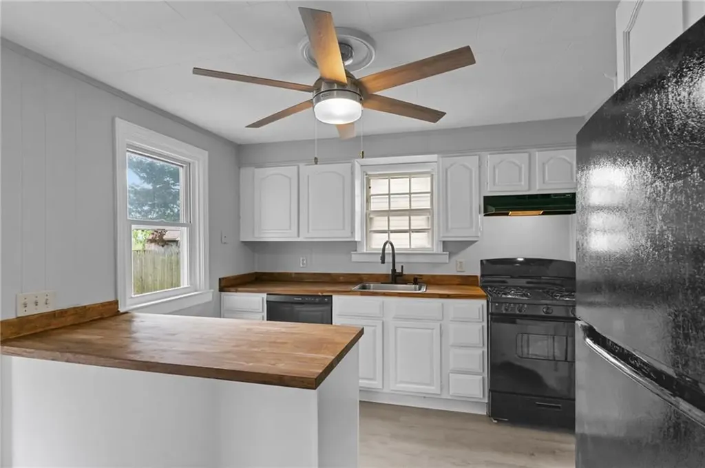 22 Powhatan Street Warwick RI 02889