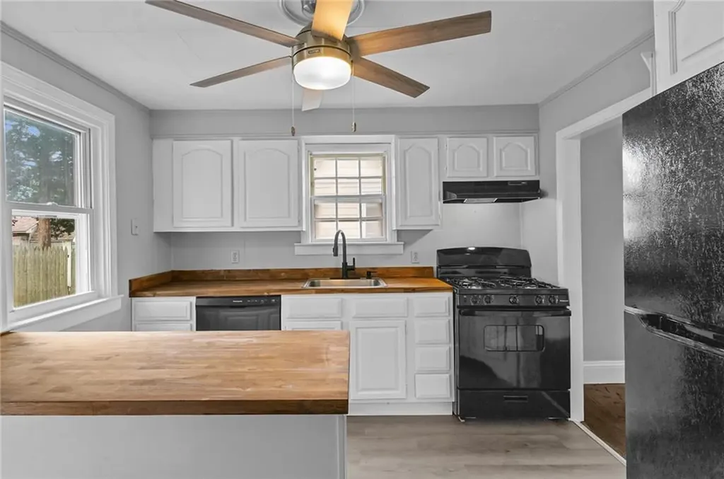 22 Powhatan Street Warwick RI 02889