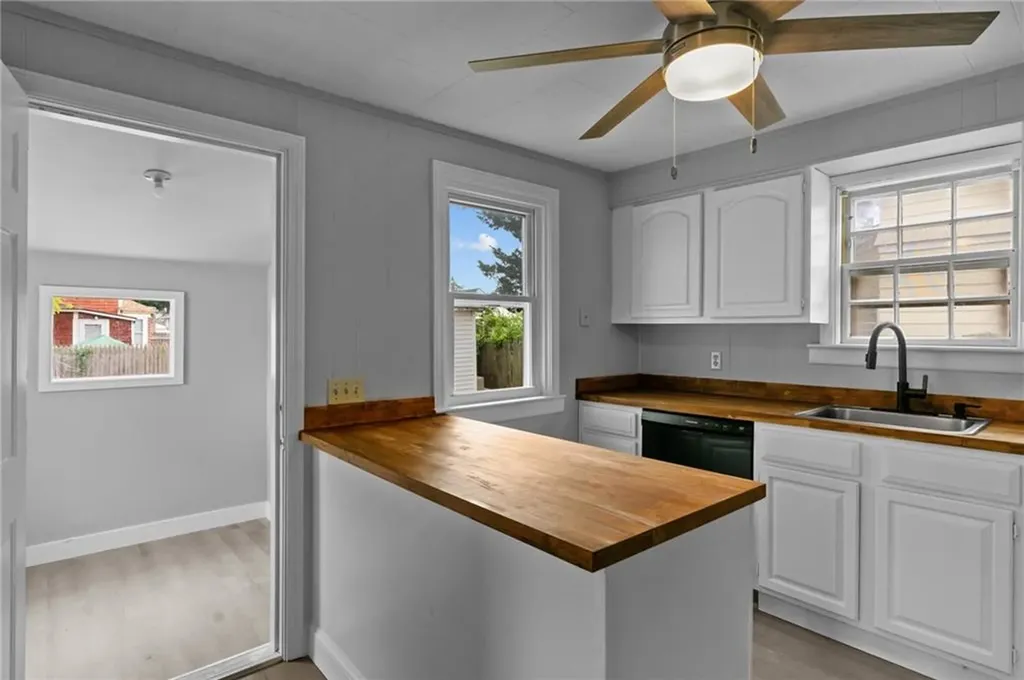 22 Powhatan Street Warwick RI 02889