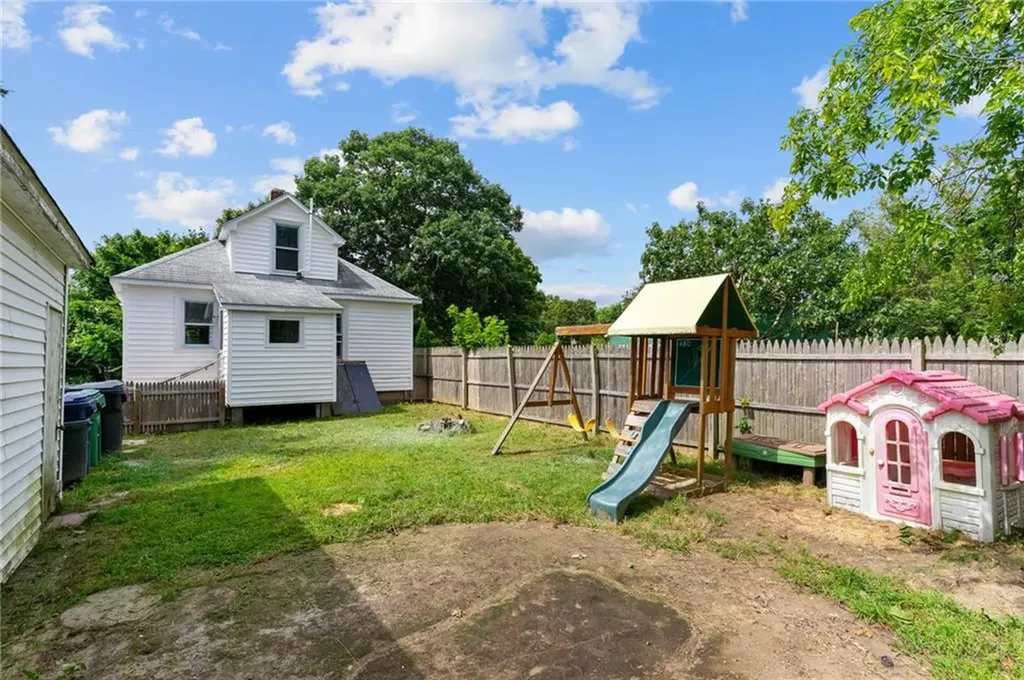 22 Powhatan Street Warwick RI 02889