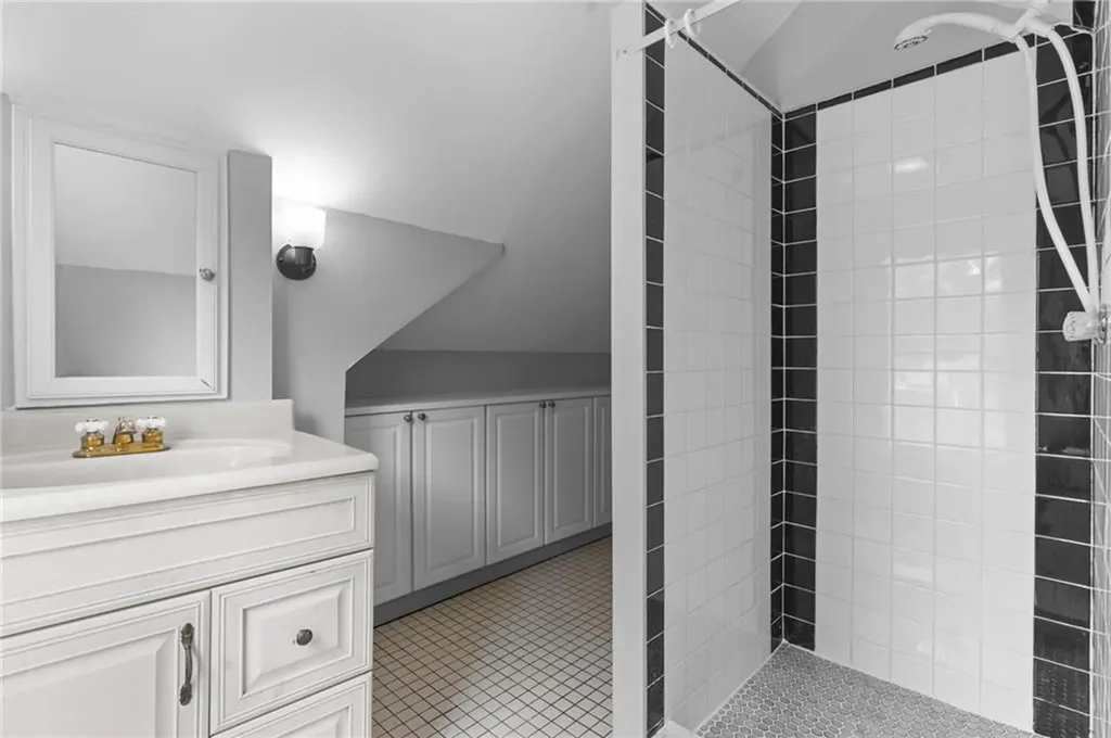 22 Powhatan Street Warwick RI 02889