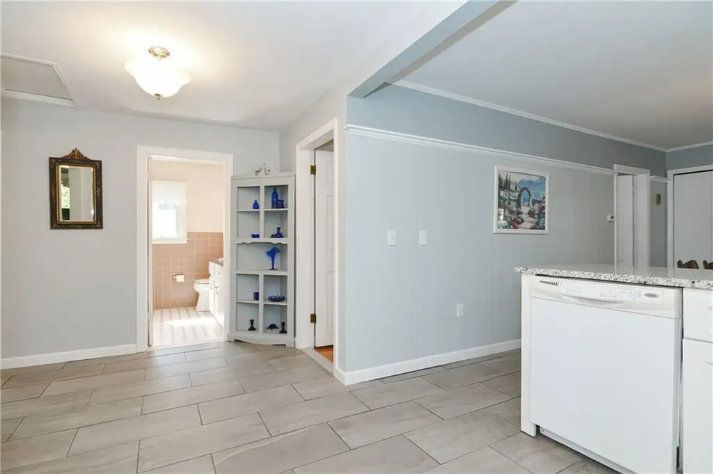42 Terrace Avenue Warren RI 02885
