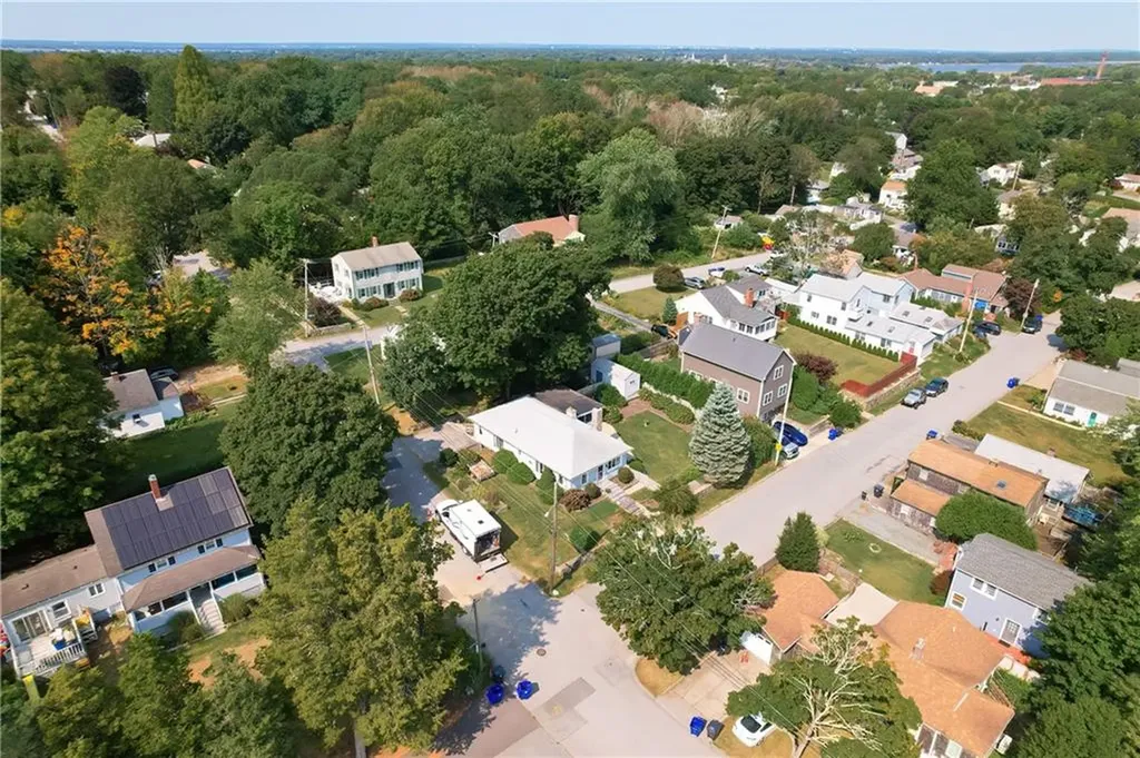 42 Terrace Avenue Warren RI 02885