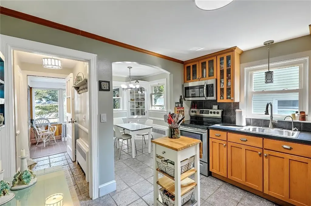 23 Haddon Hill Road Cranston RI 02905