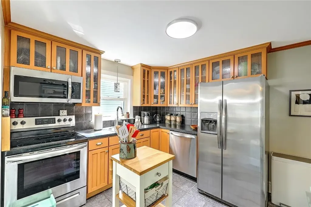 23 Haddon Hill Road Cranston RI 02905