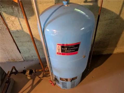 70 Bent Road East Providence RI 02916