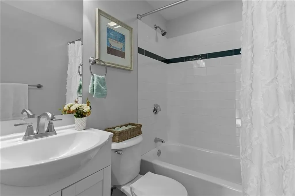 11 Peters Lane West Warwick RI 02893