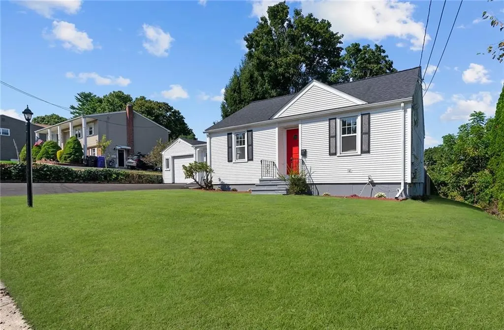 11 Peters Lane West Warwick RI 02893