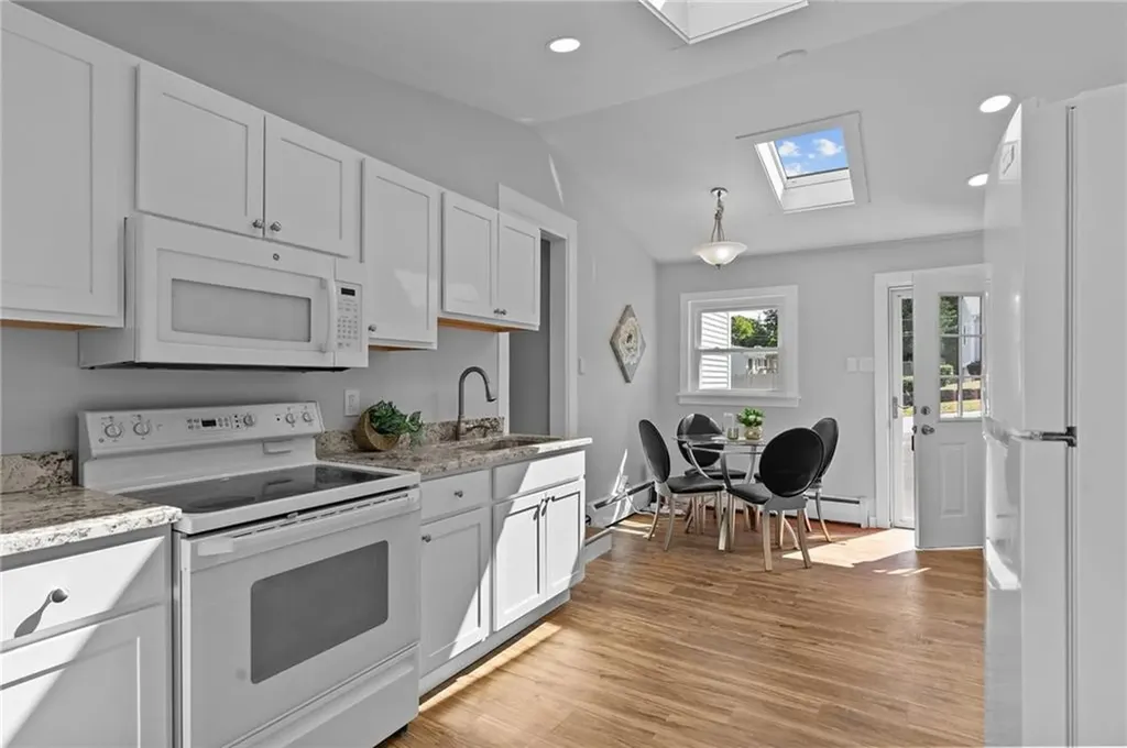 11 Peters Lane West Warwick RI 02893