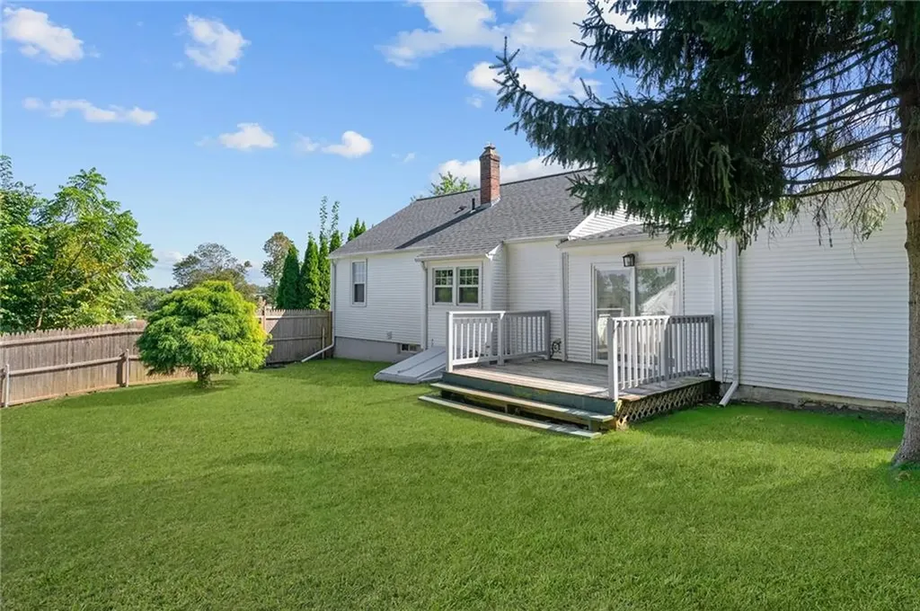 11 Peters Lane West Warwick RI 02893