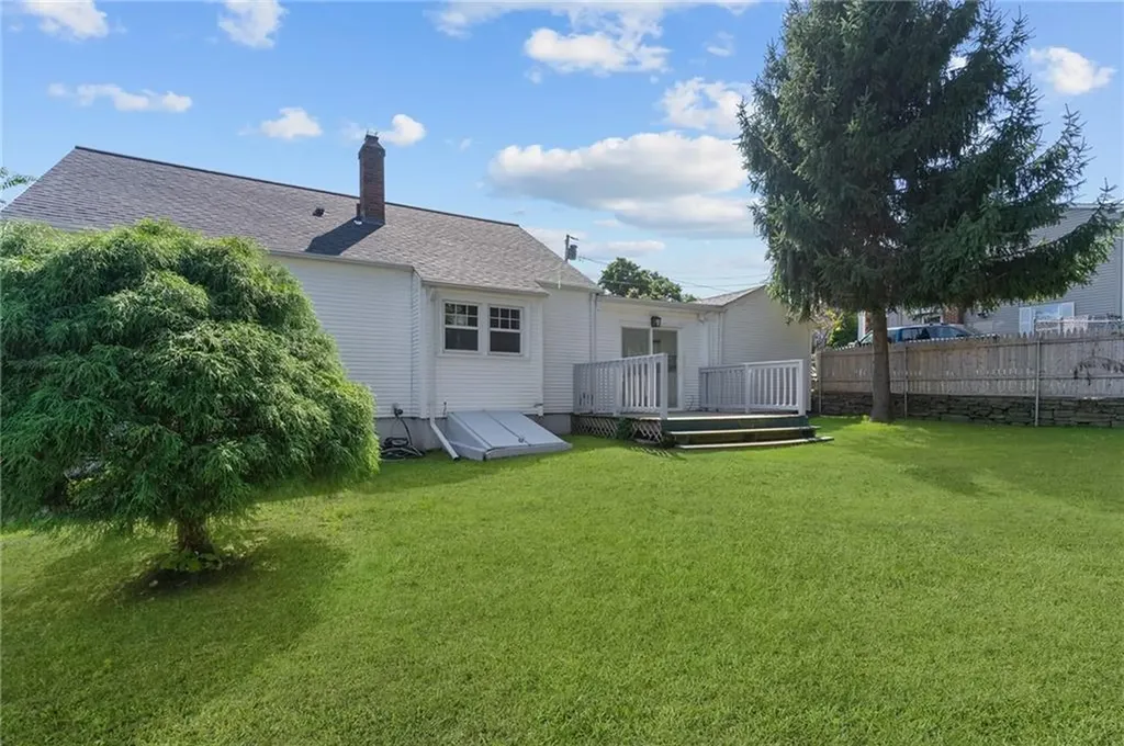 11 Peters Lane West Warwick RI 02893