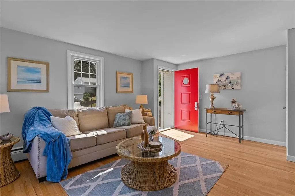 11 Peters Lane West Warwick RI 02893
