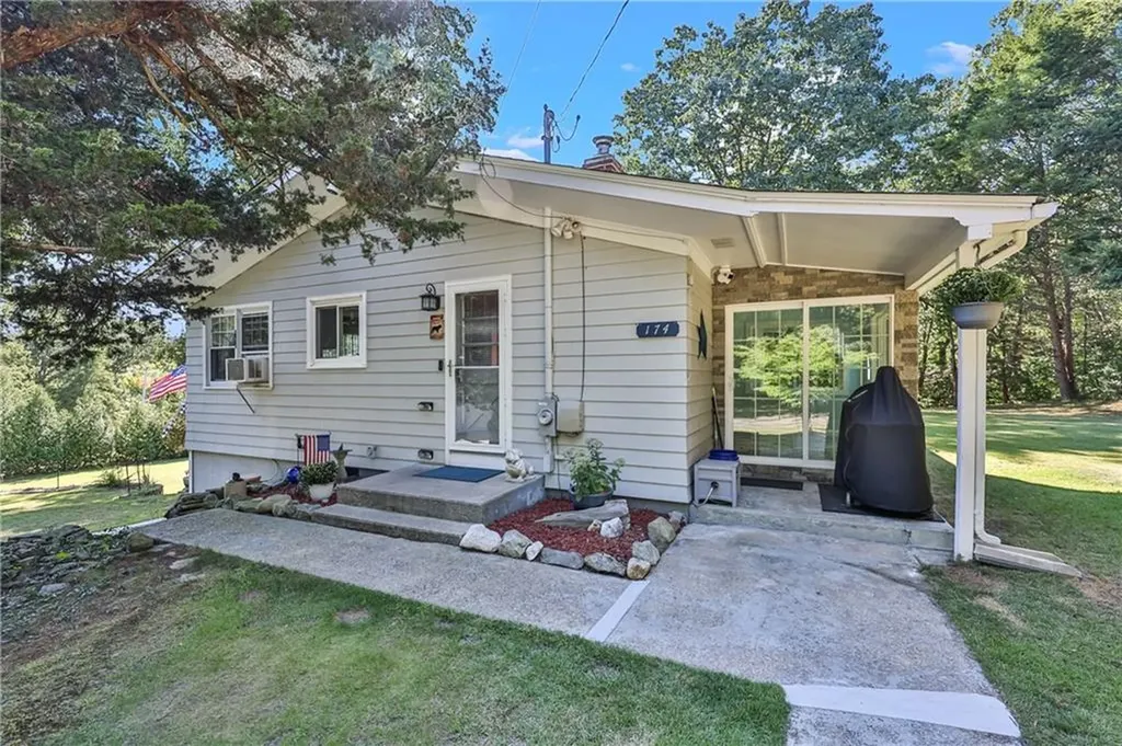 174 Stillwater Road Smithfield RI 02917