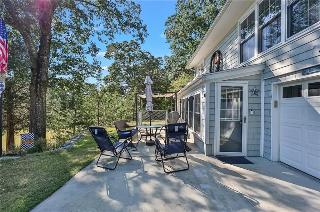 174 Stillwater Road Smithfield RI 02917