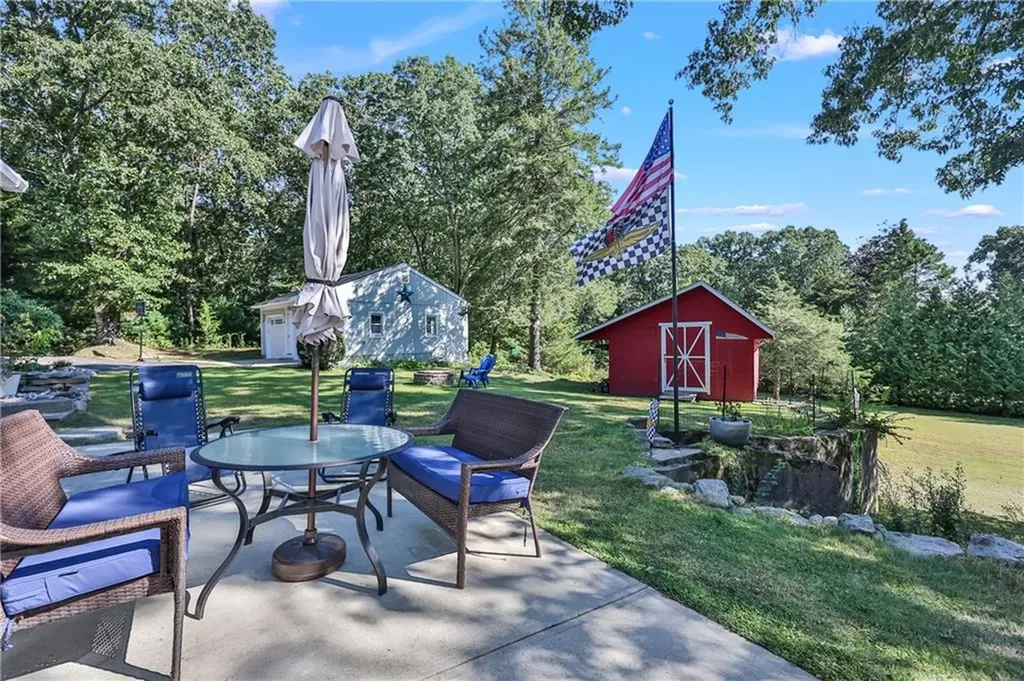 174 Stillwater Road Smithfield RI 02917