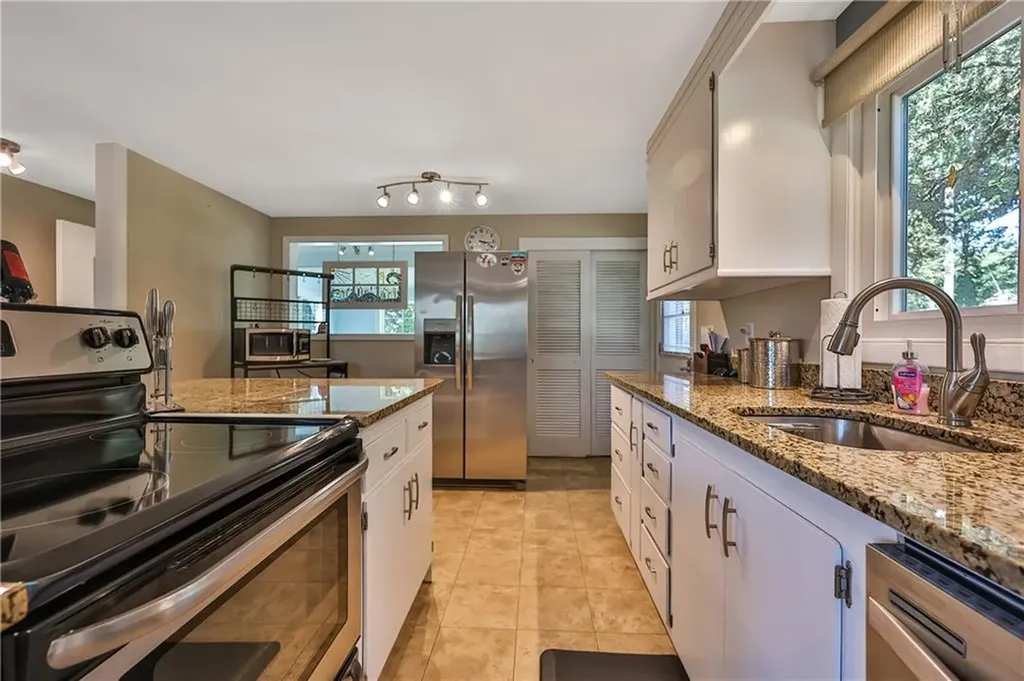 174 Stillwater Road Smithfield RI 02917