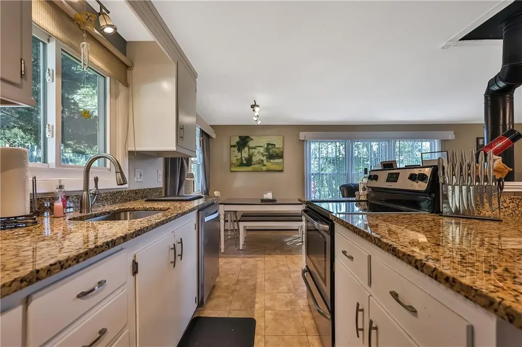 174 Stillwater Road Smithfield RI 02917