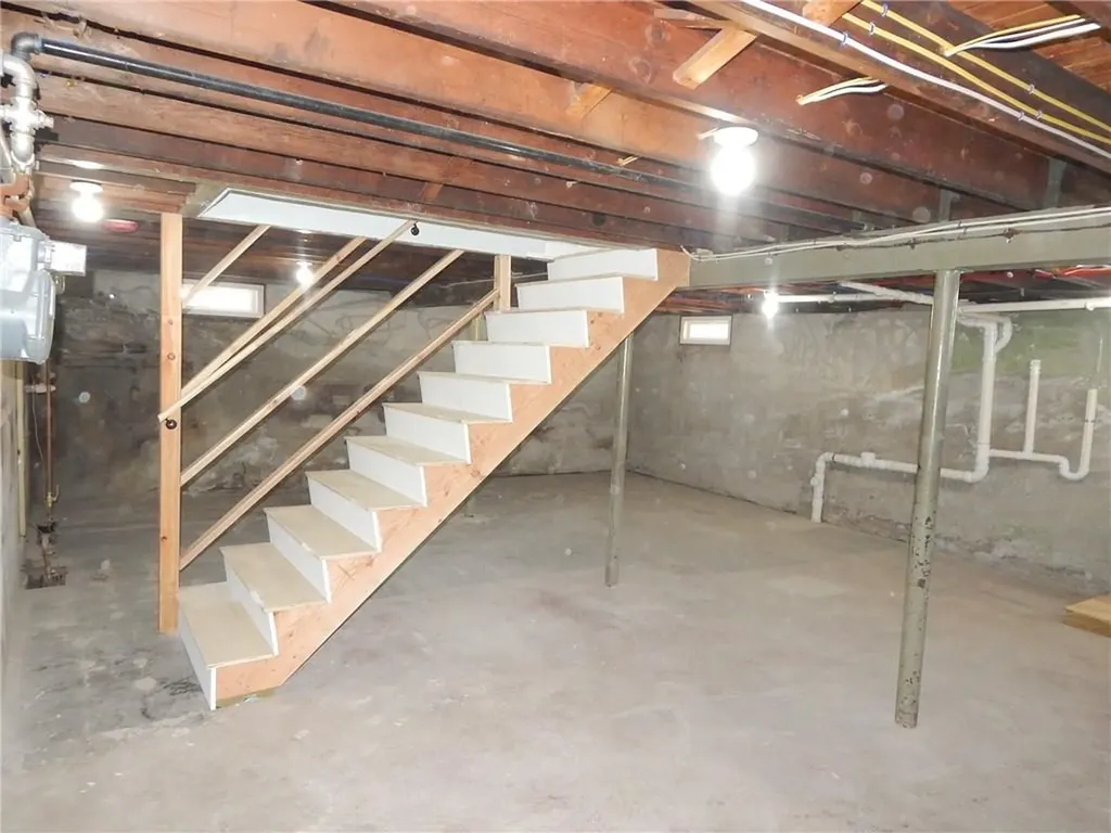 151 Edgemere Road Pawtucket RI 02861