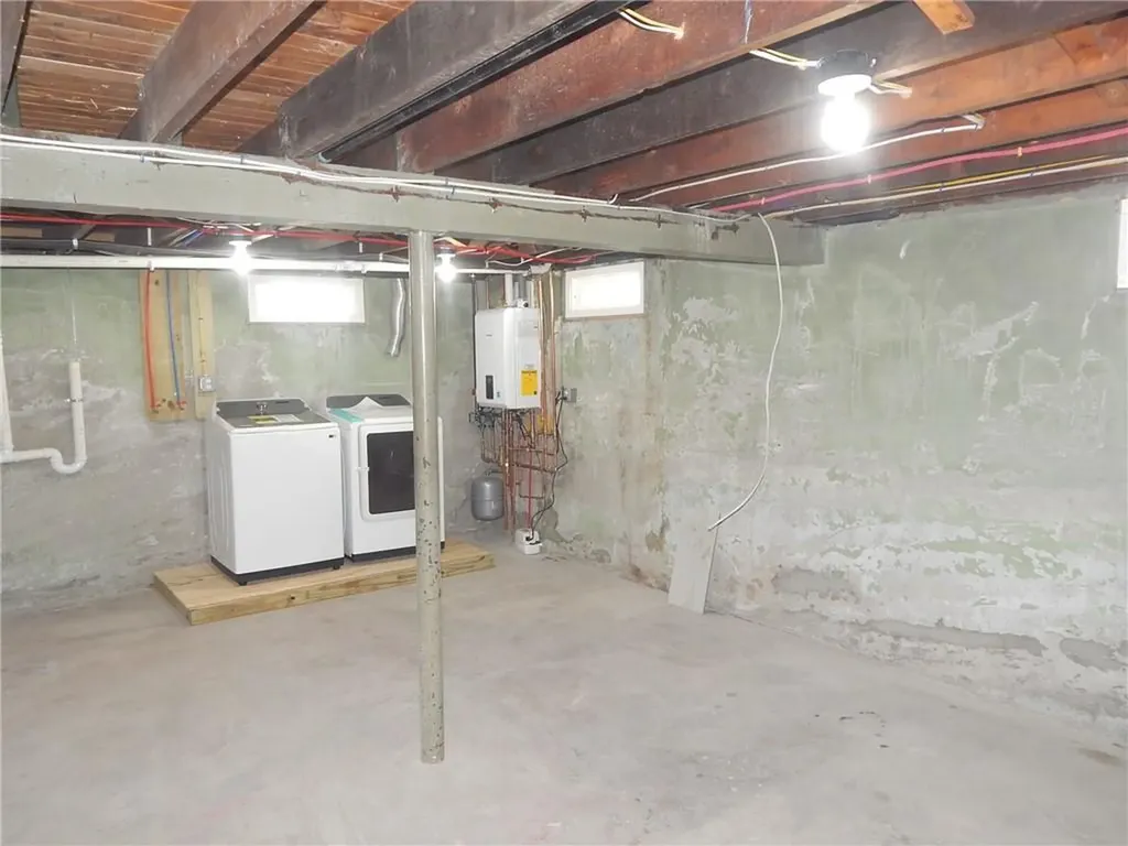 151 Edgemere Road Pawtucket RI 02861