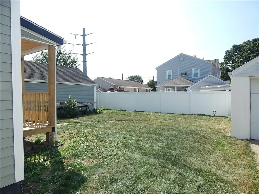 151 Edgemere Road Pawtucket RI 02861