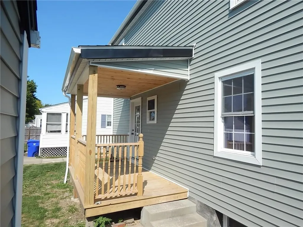 151 Edgemere Road Pawtucket RI 02861