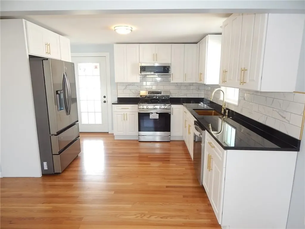 151 Edgemere Road Pawtucket RI 02861