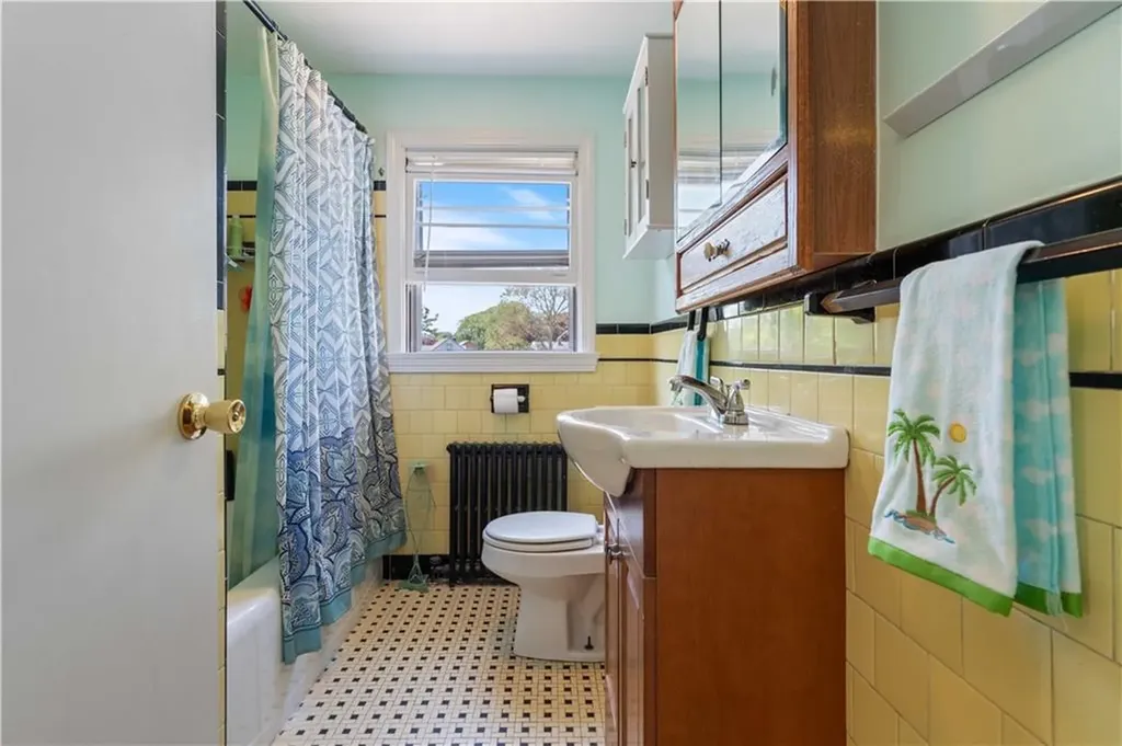 30 Rosedale Terrace Middletown RI 02842