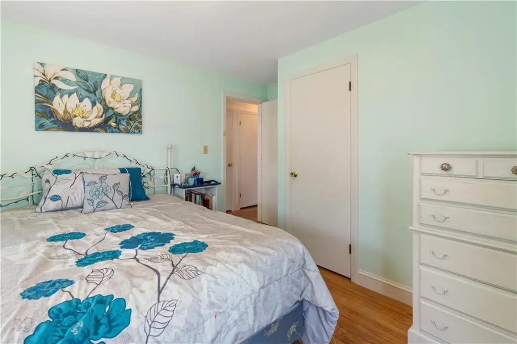 30 Rosedale Terrace Middletown RI 02842