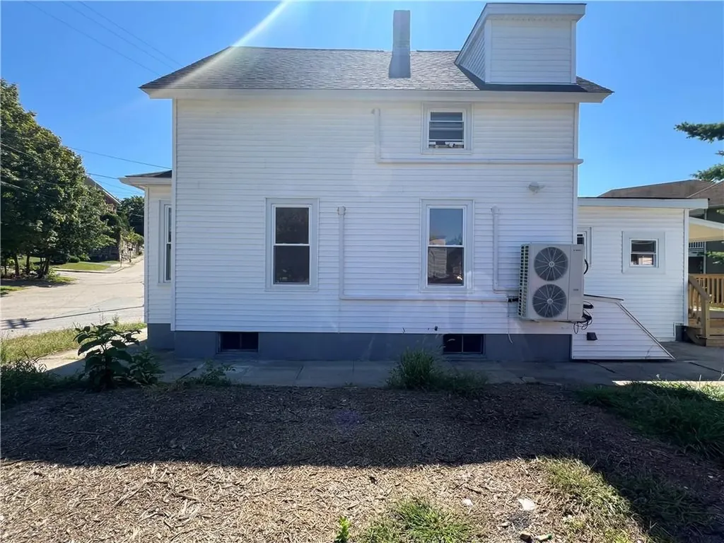 339 Vose Street Woonsocket RI 02895