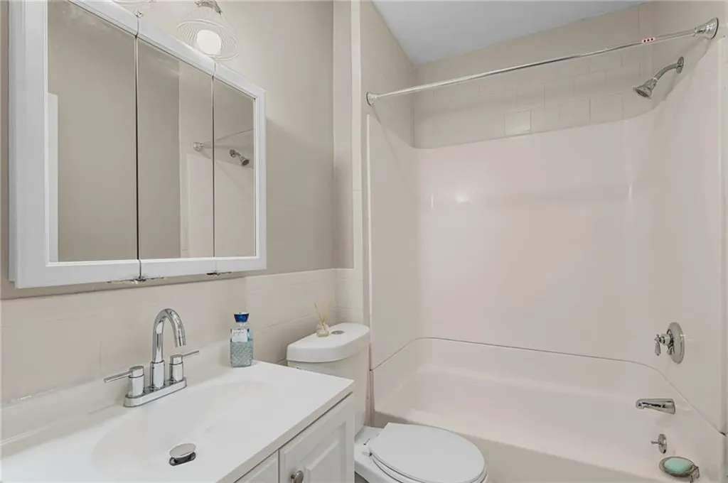 257 Perrin Avenue Pawtucket RI 02861