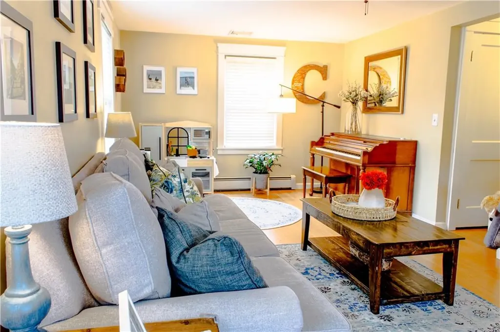 78 Parkside Drive Warwick RI 02888
