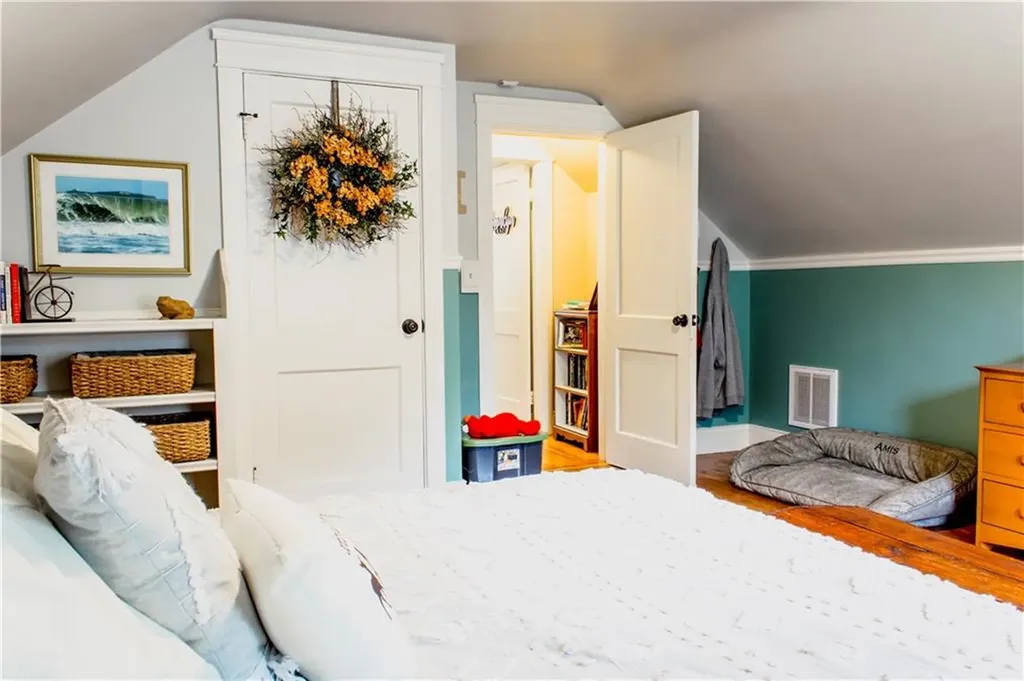 78 Parkside Drive Warwick RI 02888