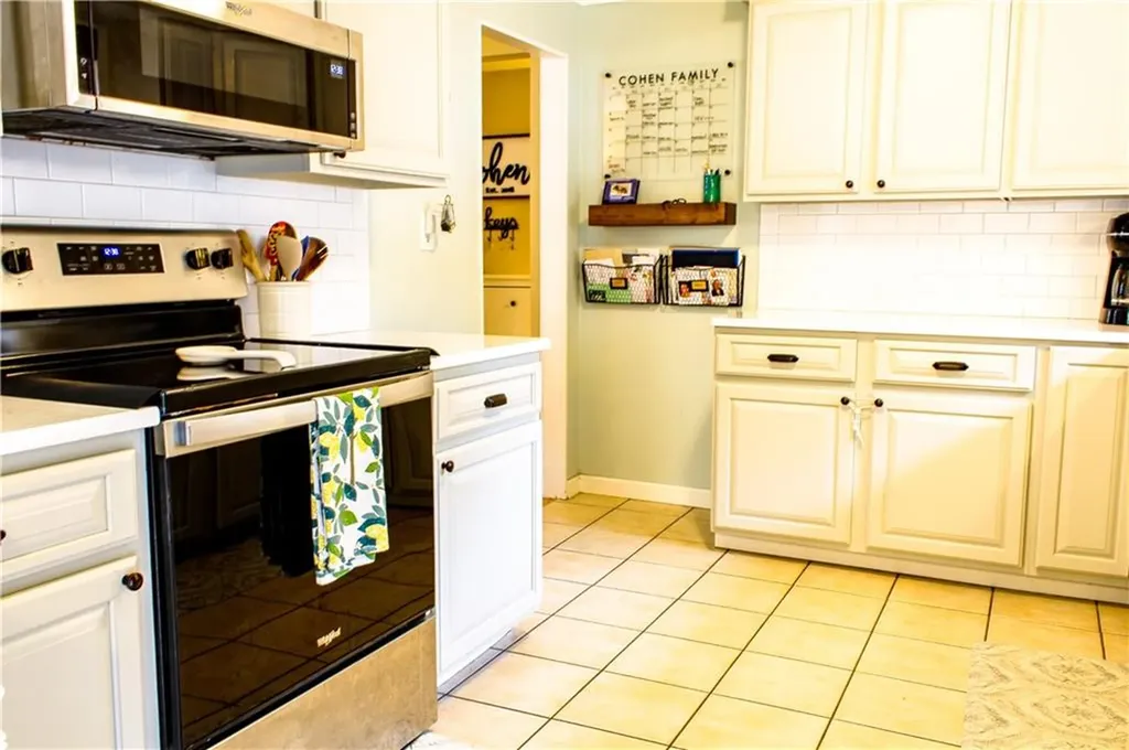 78 Parkside Drive Warwick RI 02888