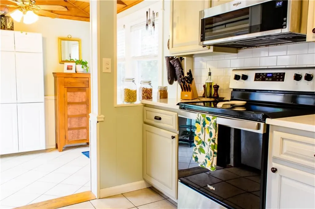 78 Parkside Drive Warwick RI 02888