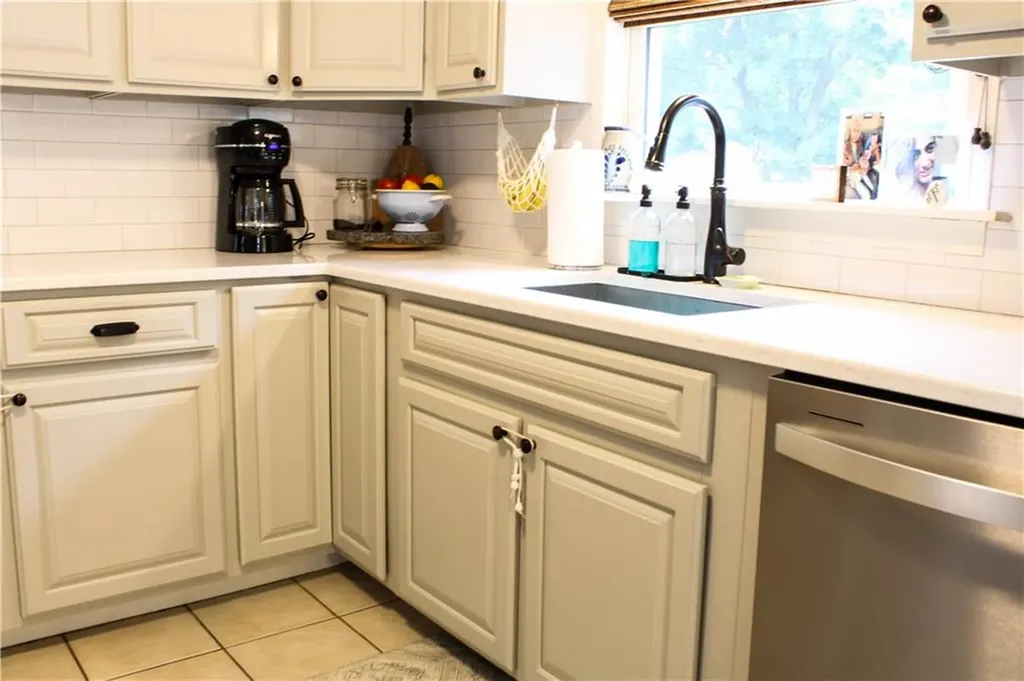 78 Parkside Drive Warwick RI 02888