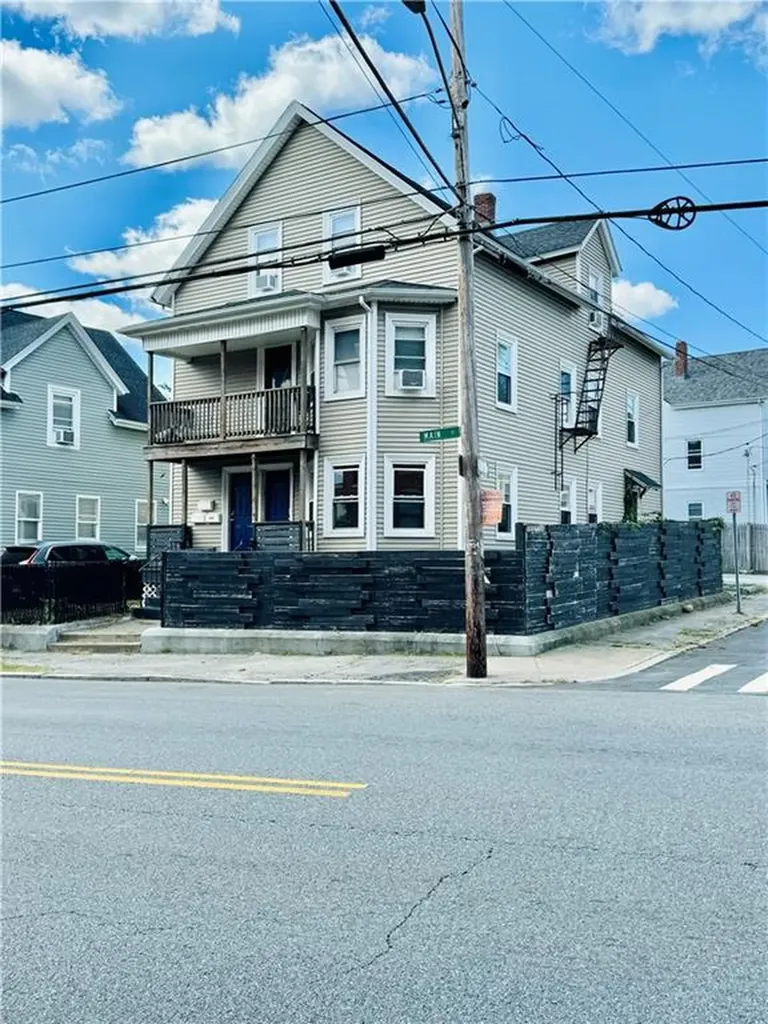 1071 Main Street Pawtucket RI 02860