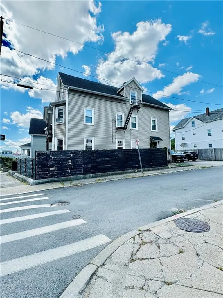 1071 Main Street Pawtucket RI 02860
