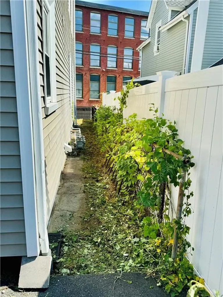 1071 Main Street Pawtucket RI 02860